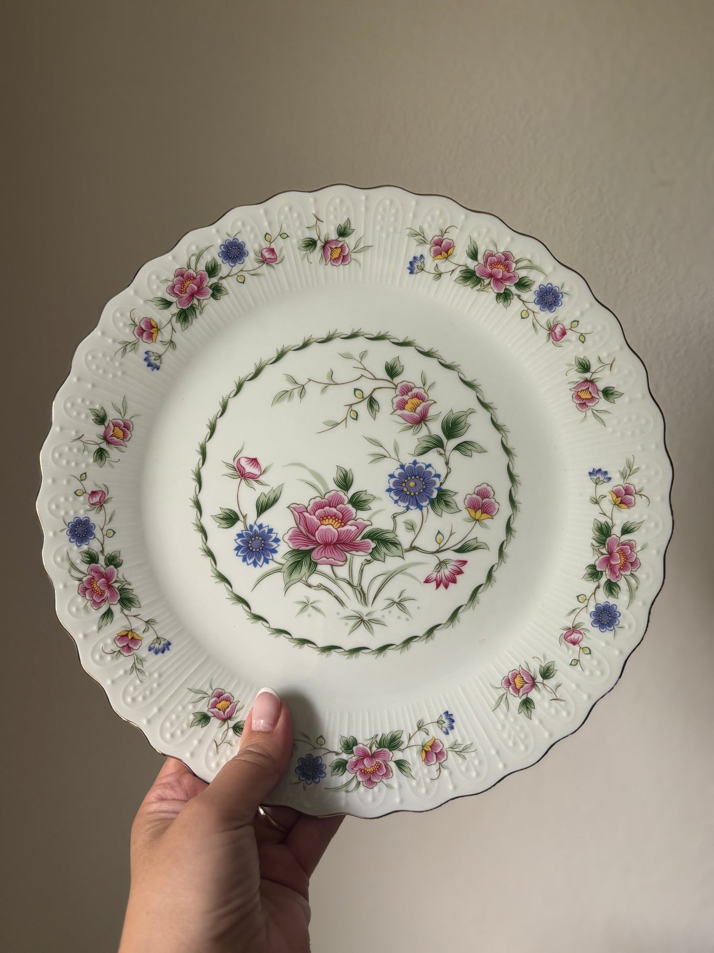 Cake stand
