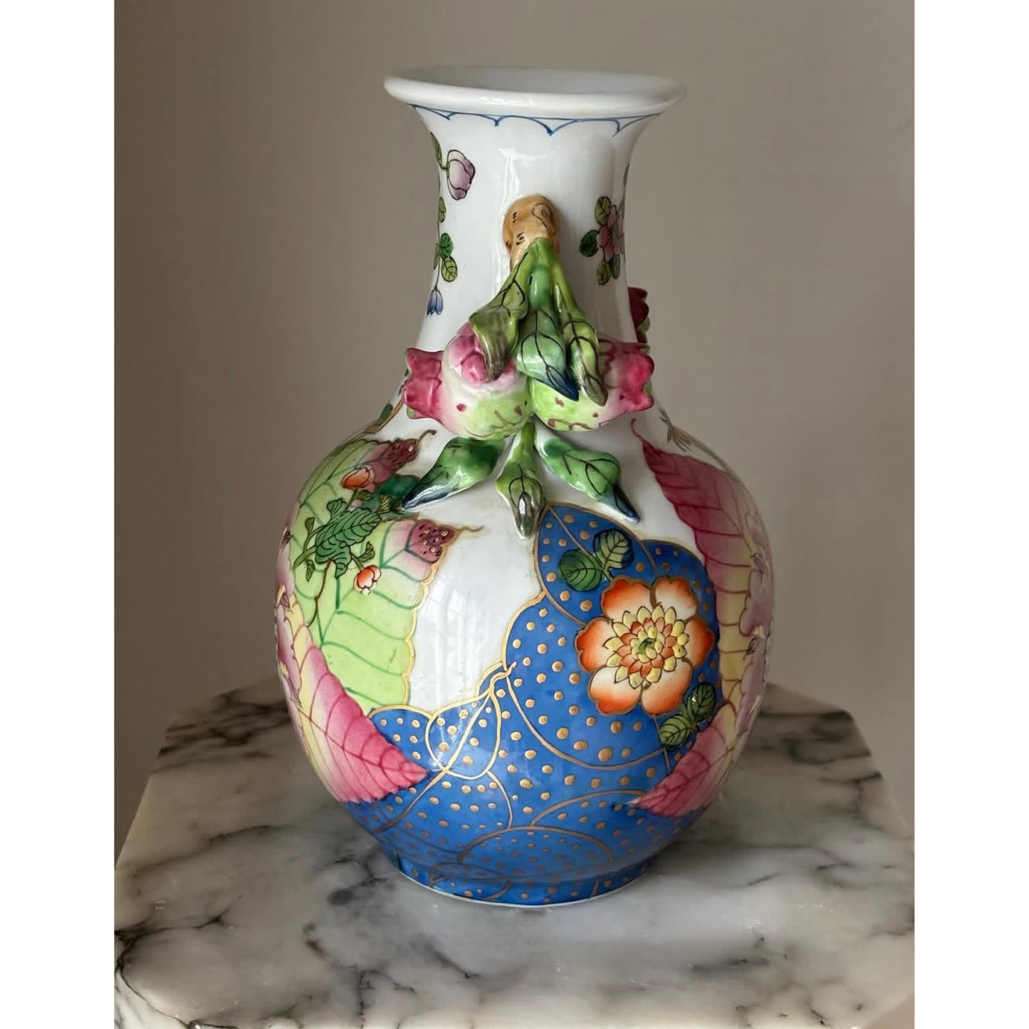 Vintage Tobacco leaf vase